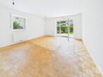 Lichtdurchflutete 3-Zimmer-Erdgeschoss-Wohnung in der Senioren-Residenz Kelheim - Wohnzimmer Ansicht 1