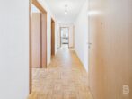 Lichtdurchflutete 3-Zimmer-Erdgeschoss-Wohnung in der Senioren-Residenz Kelheim - Flur