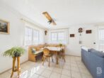 Großzügige 3-Zimmer-Wohnung mit Südbalkon und Kachelofen - Essbereich