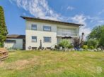 Wohnen, vermieten, entwickeln – vielseitiges Anwesen auf 3.320 m² - Außenansicht und Garten Südseite