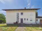 Wohnen, vermieten, entwickeln – vielseitiges Anwesen auf 3.320 m² - Außenansicht Zugang zum Haus