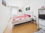 Vermietete 2-Zimmer-Wohnung mit Süd-West-Terrasse und Gartenanteil - Schlafzimmer Ansicht 1