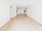Helle 2-Zimmer-Wohnung mit Garage und herrlichem Weitblick - Wohn-Essbereich Ansicht 1