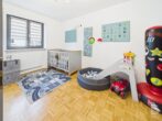 *PROVISIONSFREI* Attraktives Reihenmittelhaus mit 2 TG-Stellplätzen in zentraler Lage - Kinderzimmer Ansicht 1