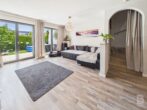 *PROVISIONSFREI* Attraktives Reihenmittelhaus mit 2 TG-Stellplätzen in zentraler Lage - Wohnbereich Ansicht 1