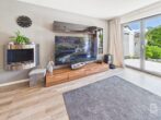 *PROVISIONSFREI* Attraktives Reihenmittelhaus mit 2 TG-Stellplätzen in zentraler Lage - Wohnbereich Ansicht 2