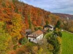 Einzigartiges Anwesen – Zwei Einfamilienhäuser mit eigenem Wald und unverbaubarer Aussicht - Bild