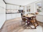Zweifamilienhaus mit besonderem Flair und vielseitigen Nutzungsmöglichkeiten - OG - Küche Ansicht 1