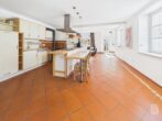 Zweifamilienhaus mit besonderem Flair und vielseitigen Nutzungsmöglichkeiten - EG - Küche Ansicht 1