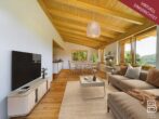 Hochwertige 2-Zimmer-Wohnung mit Panoramablick in einzigartiger Lage! - Wohnzimmer virtuell eingerichtet