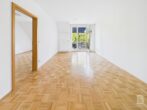 2-Zimmer-Wohnung in zentraler Altstadtlage mit Balkon und Tiefgaragenstellplatz - Wohn-Esszimmer Ansicht 1