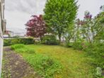 Solides 3-Familienhaus mit Garten, Doppelgarage und Entwicklungspotenzial in ruhiger Lage - Garten Westseite
