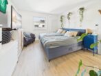 Moderne 2-Zimmer-Wohnung mit Balkon, Garage und Stellplatz - Schlafzimmer Ansicht 1