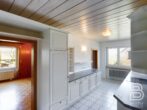 Großzügiger Bungalow in ruhiger Lage und traumhaften Garten - Küche Ansicht 1