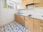 Souterrain‑Apartment mit Einbauküche und Abstellraum in Kelheim - Küche Ansicht 1