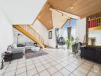 Großzügige 6-Zimmer-Wohnung mit Galerie und Carport - Wohnzimmer Ansicht 1