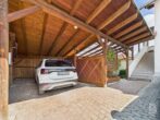 Großzügige 6-Zimmer-Wohnung mit Galerie und Carport - Carport