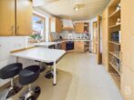 Großzügige 6-Zimmer-Wohnung mit Galerie und Carport - Küche Ansicht 2