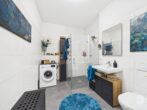 Hochwertige 2-Zimmer-Wohnung mit Südterrasse, Einbauküche und hochwertiger Ausstattung - Bad Ansicht 1