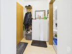 Kapitalanlage in gepflegtem Mehrfamilienhaus – 2-Zimmer-Wohnung mit Terrasse und Gartenanteil - Flur