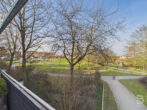Hochwertige 3-Zimmer-Wohnung mit Balkon, EBK und TG in Regensburg Süd - Ausblick vom Balkon